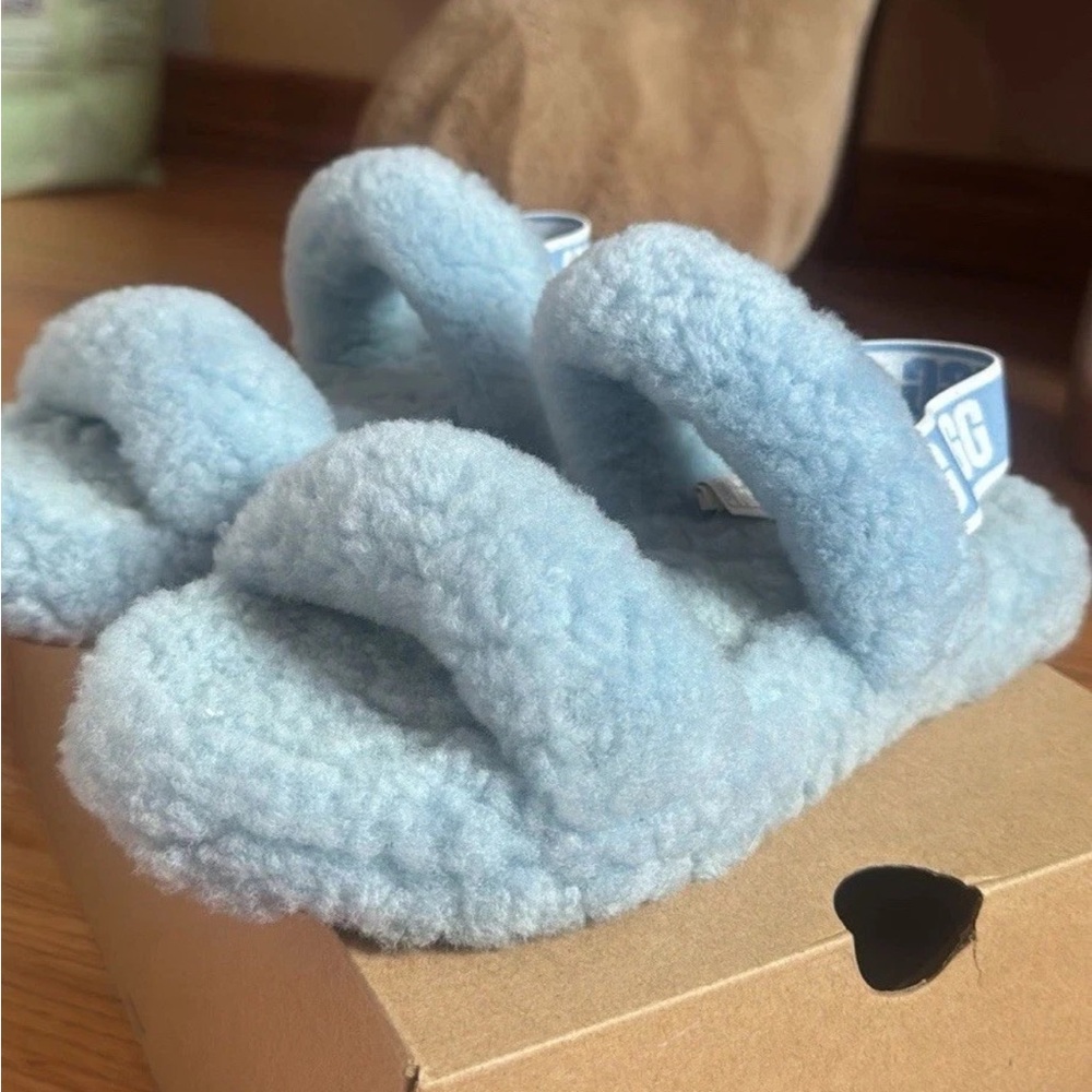 UGG yeah slipper sandals